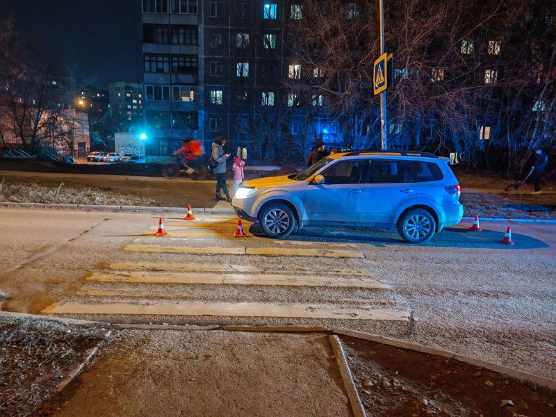 В Новосибирске 80-летний водитель Subaru сбил на &laquo;зебре&raquo; 7-летнего