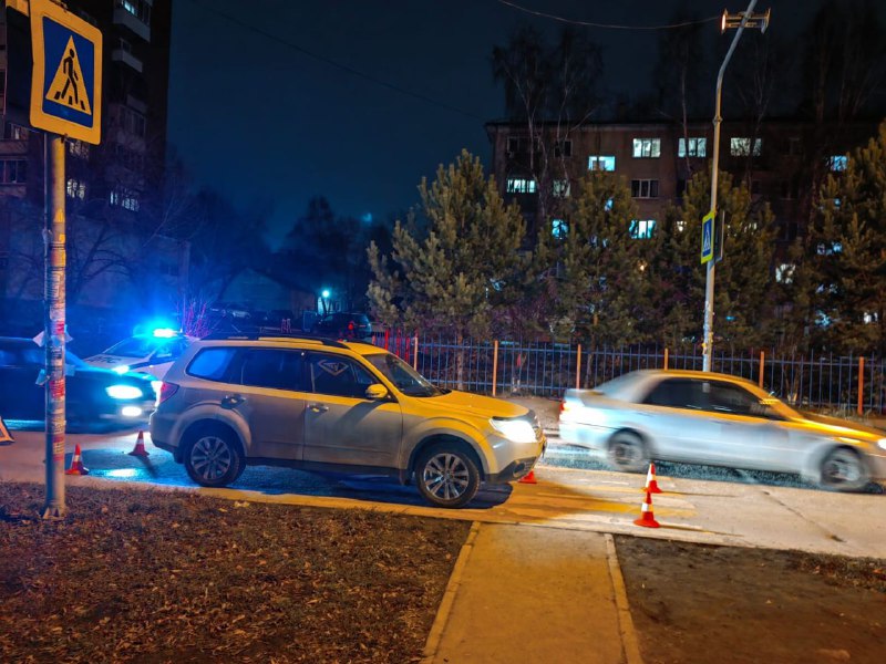 В Новосибирске 80-летний водитель Subaru сбил на &laquo;зебре&raquo; 7-летнего