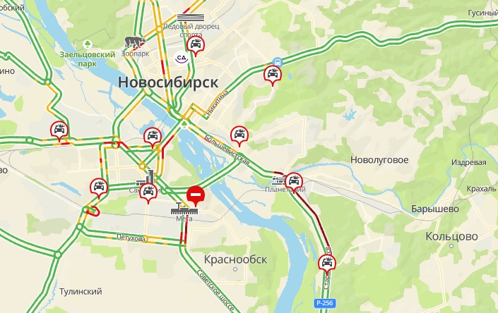 В Новосибирске неработающий светофор на Большевистской собрал пробку