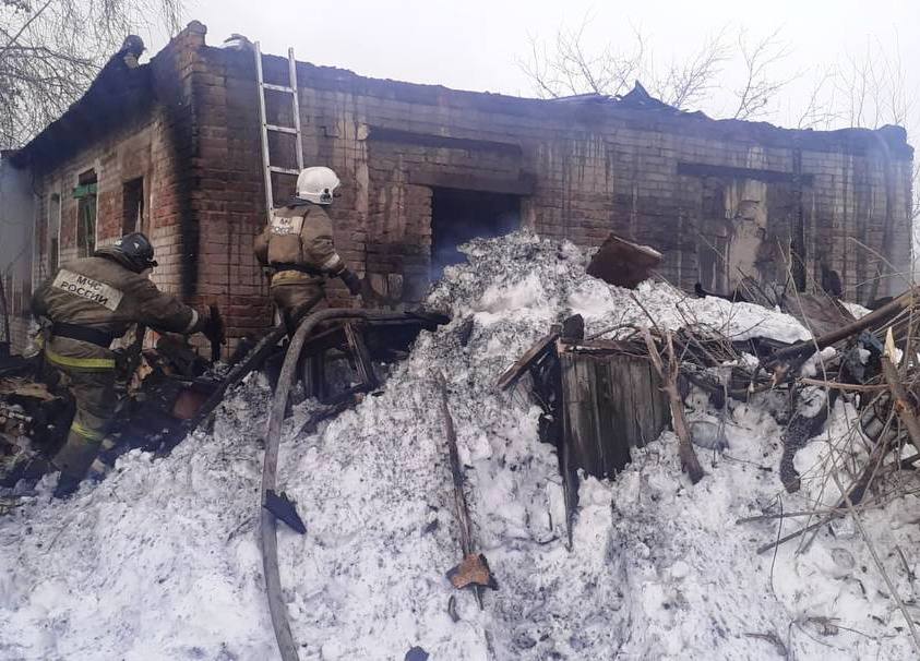 В Новосибирске СКР завёл дело о пожаре с двумя погибшими детьми
