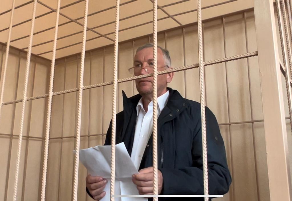 Новосибирского застройщика Джулая освободили в зале суда