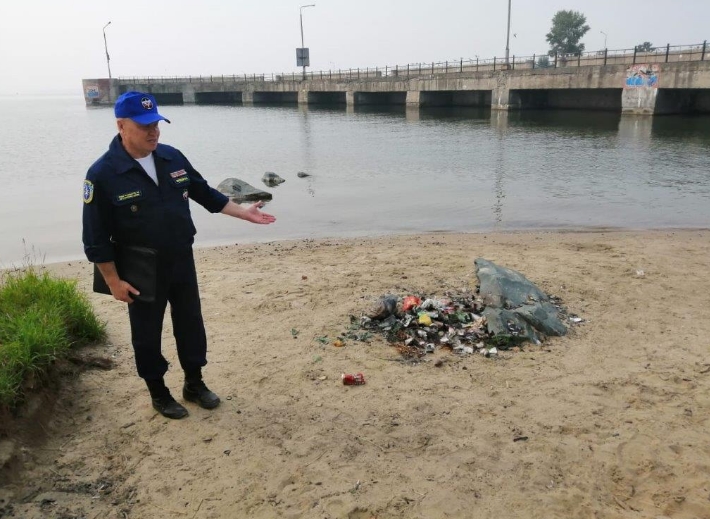 Новосибирцам запретили купаться в аванпорте Шлюза из-за грязной воды