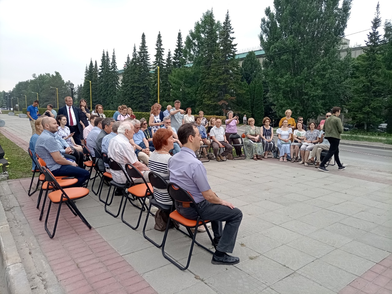 В Академгородке открылась фотовыставка к юбилеям 8 институтов