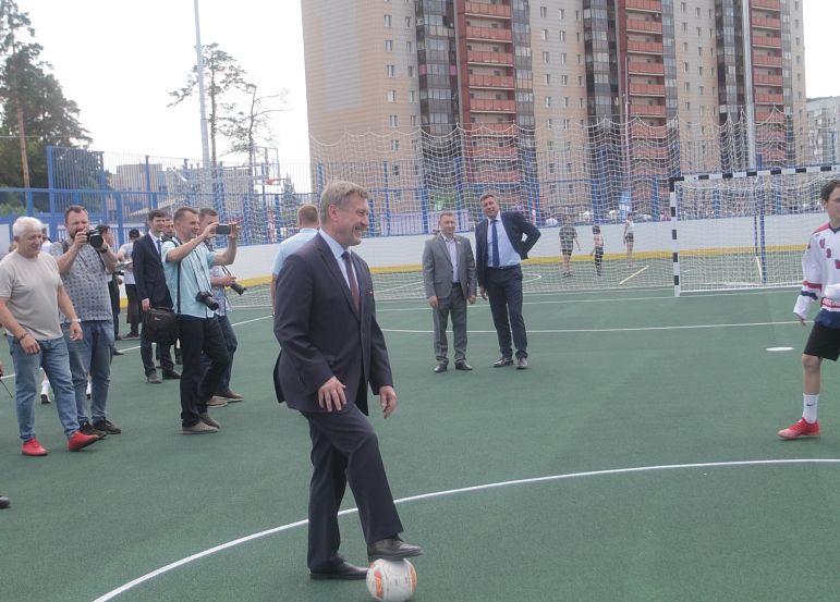 На стадионе «Красное знамя» открыли первую в Новосибирске «умную»