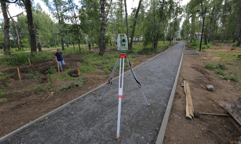 В Новосибирске продолжается благоустройство сквера Героев Донбасса