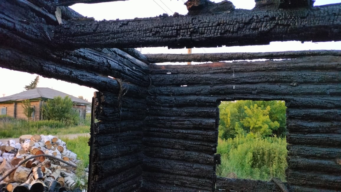 71-летние супруги погибли в пожаре под Новосибирском