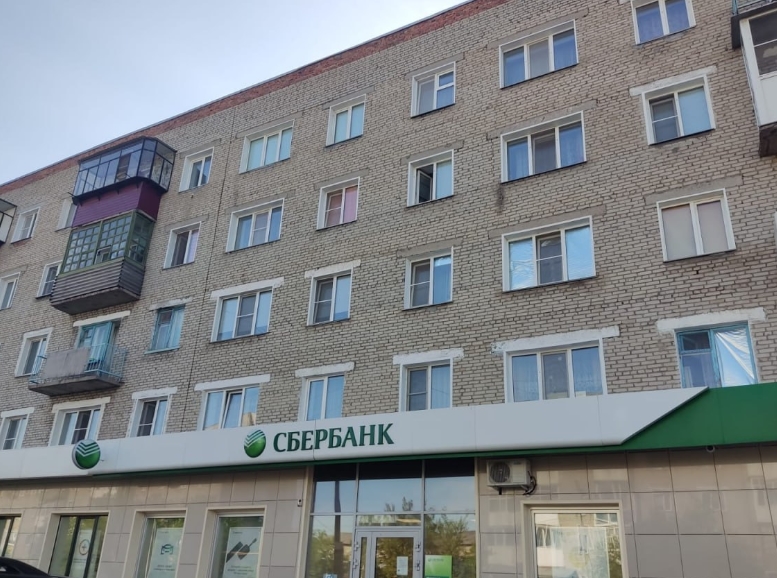 Под Новосибирском 5-летний мальчик выпал с 4-го этажа и выжил