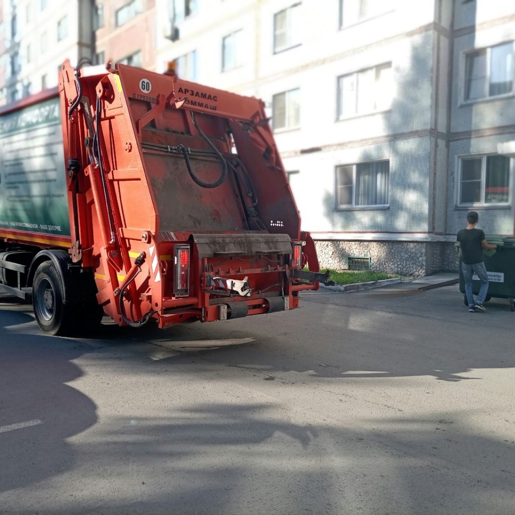 Мусорный вопрос по-прежнему портит и ссорит жителей Академгородка