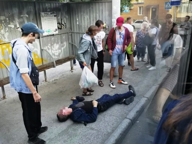 Новосибирская полиция задержала двух участников драки в автобусе №45