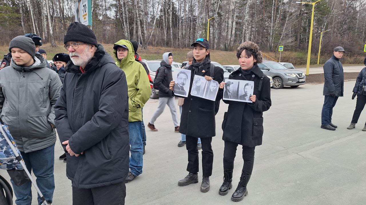 В Академгородке состоялся митинг памяти жертв политических репрессий