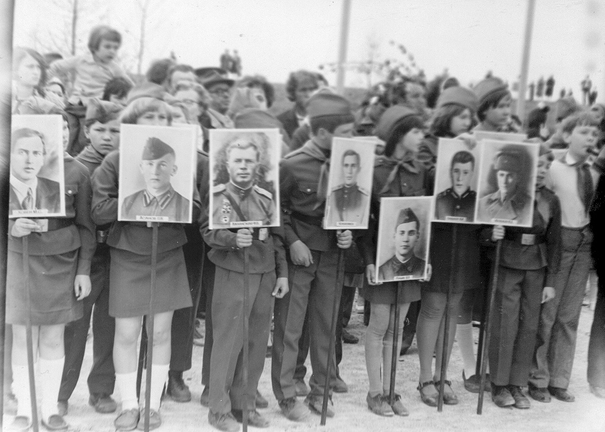 Как жители Шлюза хранят память о павших воинах-сибиряках