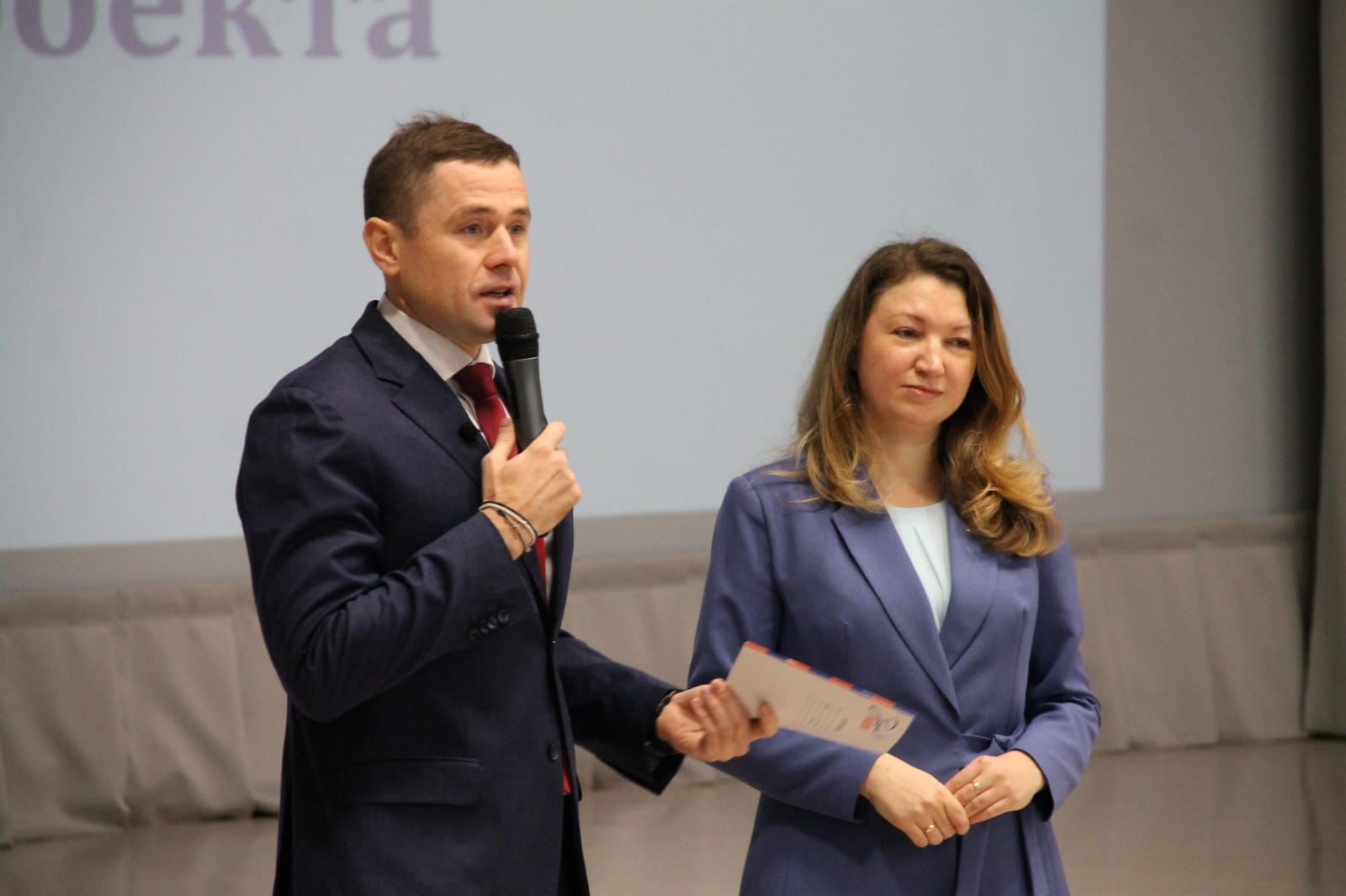 Тетради &laquo;Знай наших&raquo; поступили в школы Советского района