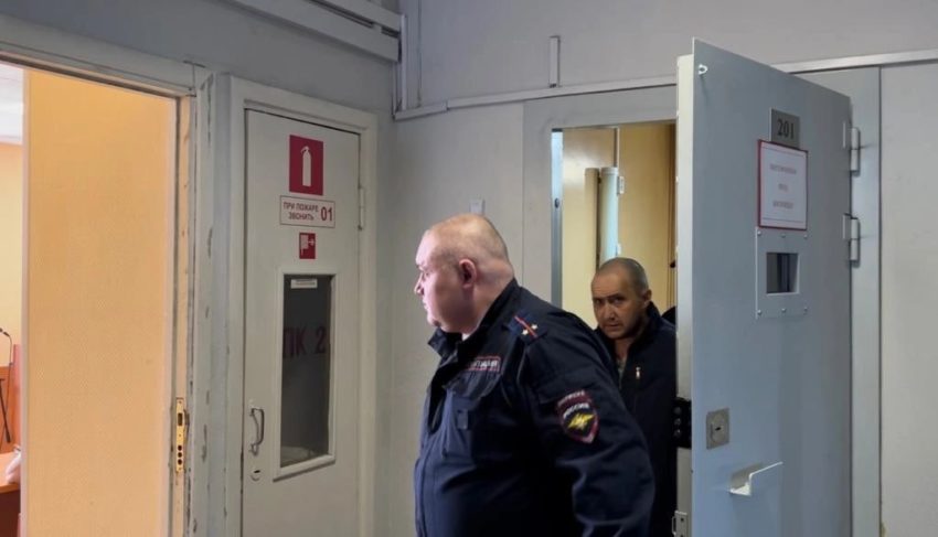 Насильника двух девочек в Академгородке посадили на 17 лет