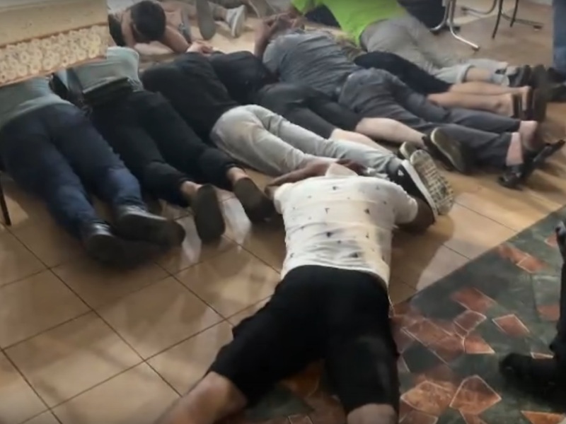 Спецоперация ФСБ в кафе в Бердске завершилась задержанием пятерых