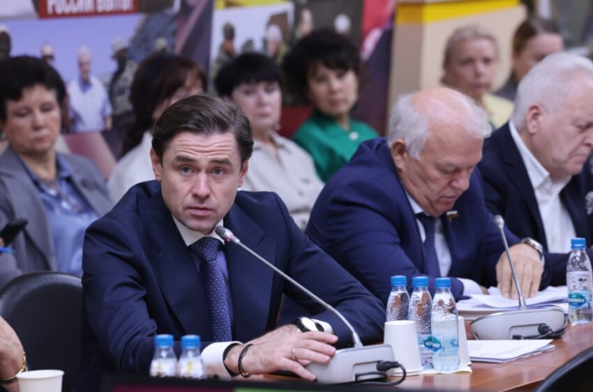 Депутат Аксёненко выступил за развитие безбарьерной среды в