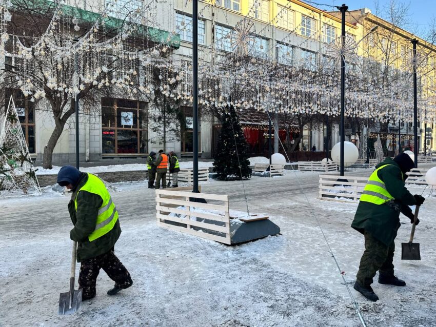 Новосибирская область лидирует в Сибири по зарплатам дворников