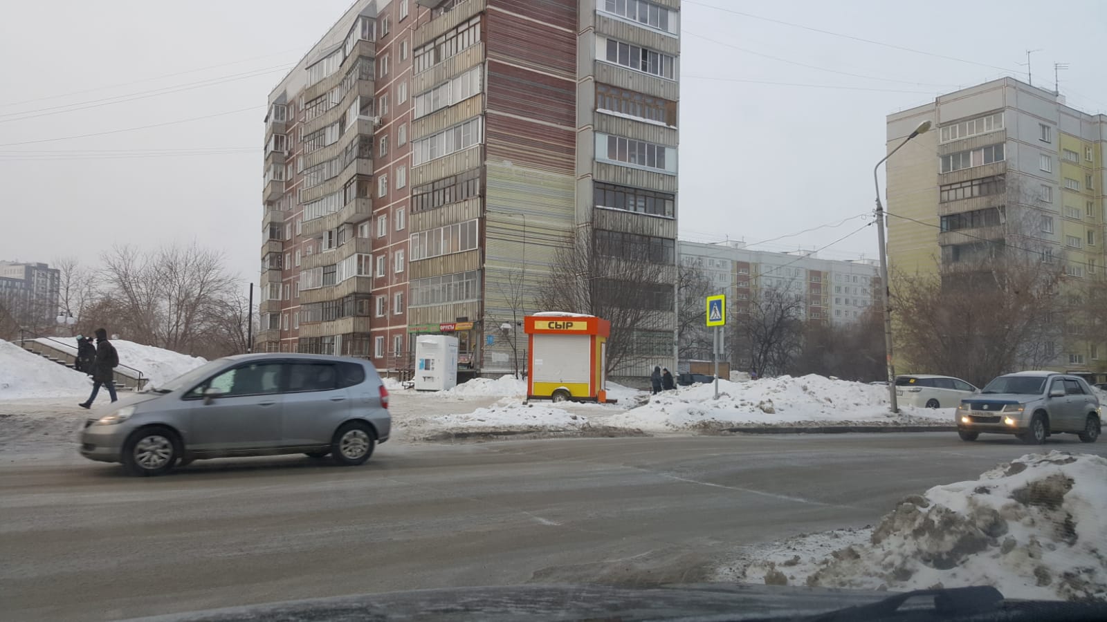 В Новосибирске убранный прокуратурой ларёк с Демакова перекочевал на