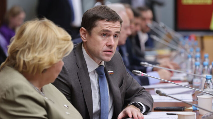 Аксёненко попросил Фалькова помочь Клубу юных техников в Академгородке