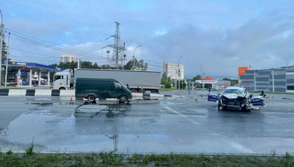 Водитель &laquo;Хавал&raquo; пострадал в тройной аварии на Бердском шоссе