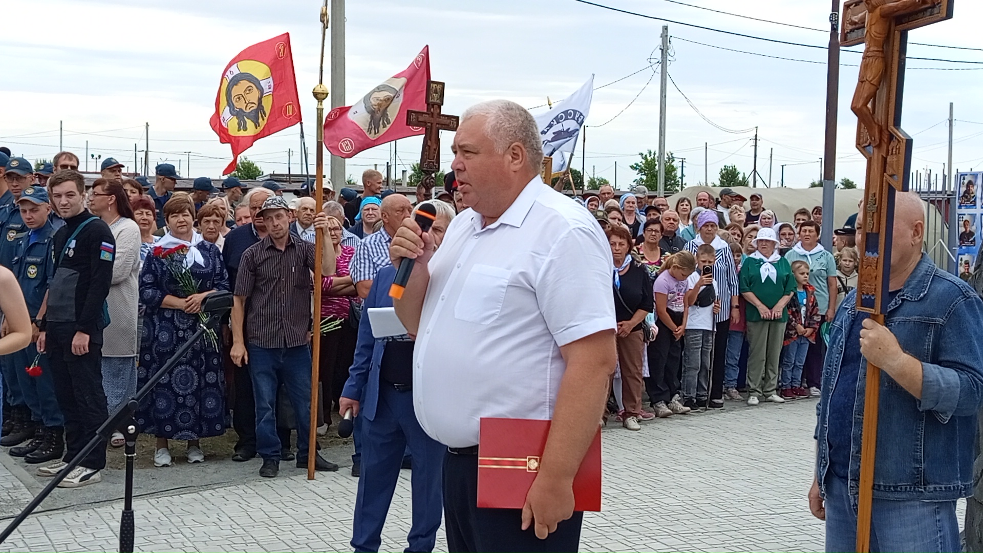 Под Новосибирском воздвигли народный мемориал павшим героям СВО