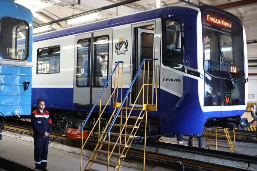 Состав нового поколения &laquo;Ермак&raquo; выйдет на линию новосибирского метро
