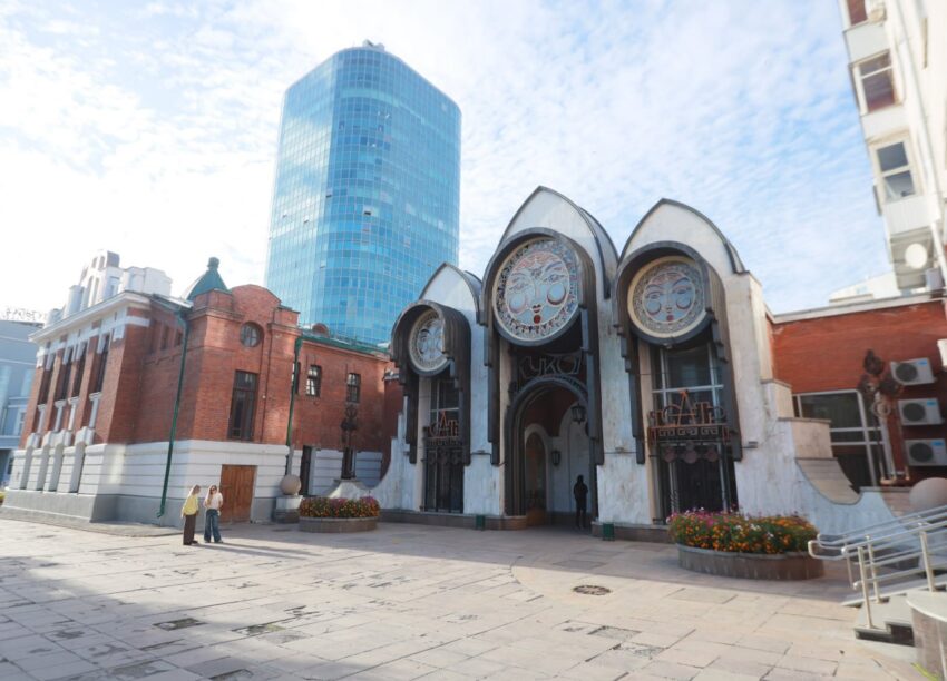 В Новосибирске облагородят территорию у областного театра кукол