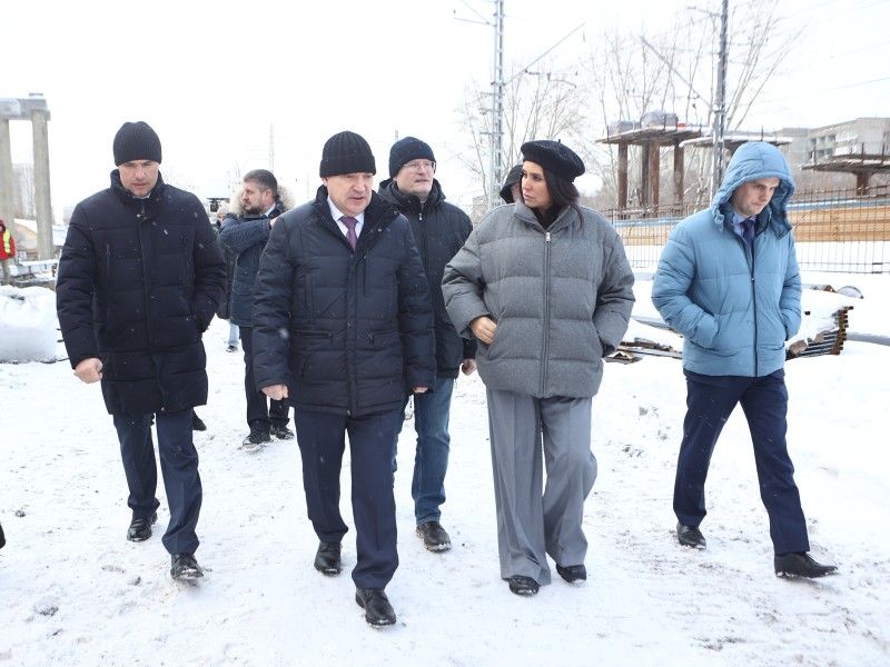 Мэр Новосибирска побывал на строительстве 123-метрового моста