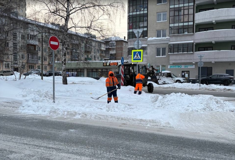 Новосибирск под снегом: как город справляется с рекордными осадками