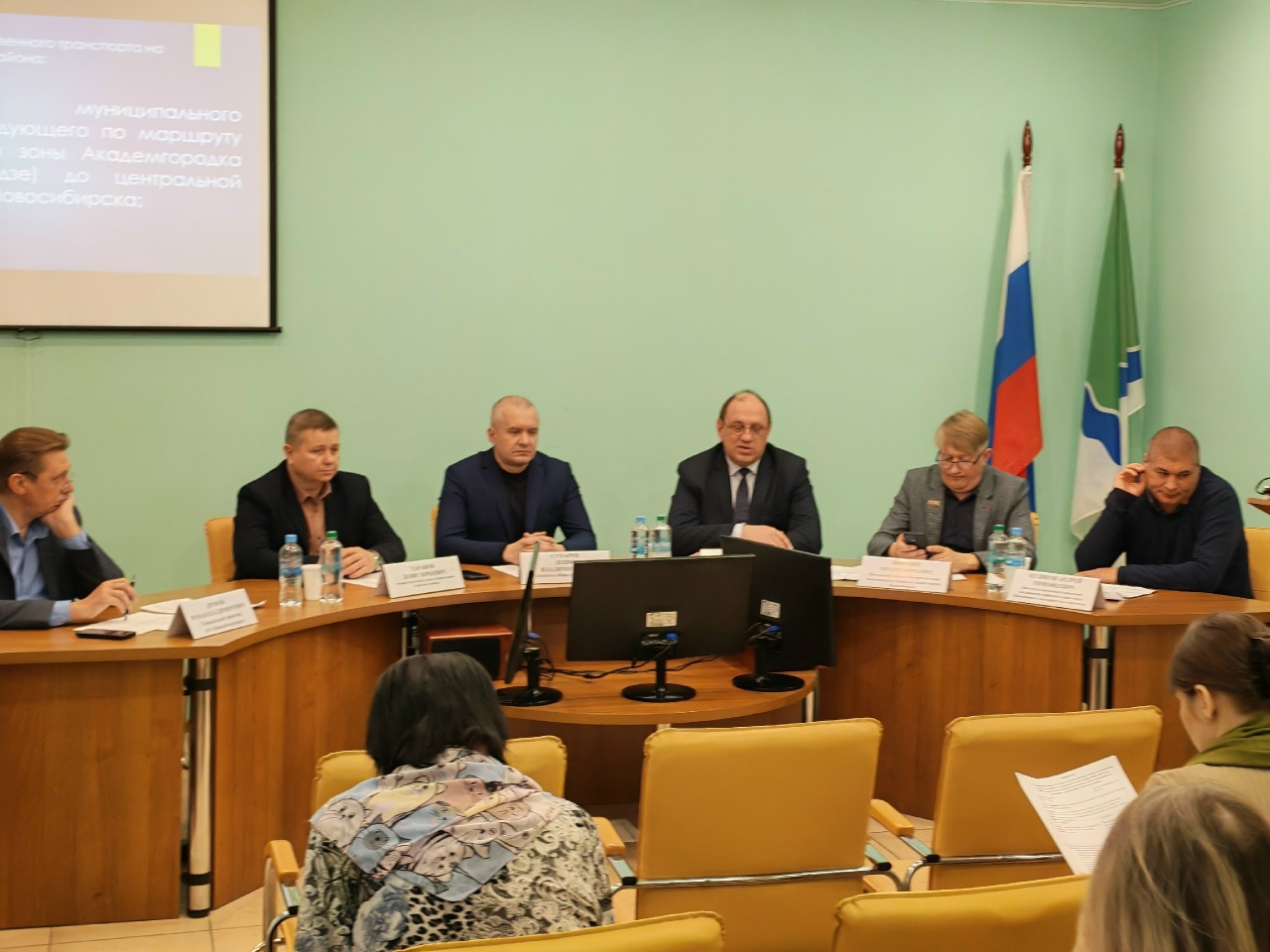 Проблемы автобусов №8 и №72 обсудили в Советском районе Новосибирска