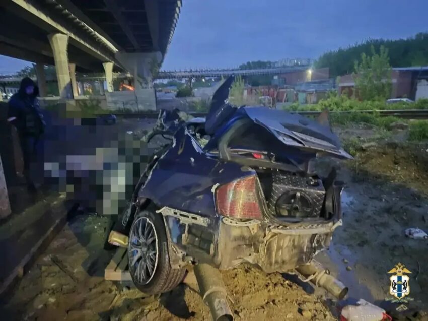 два человека погибли в аварии