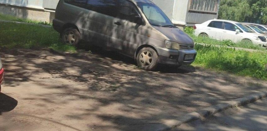 парковка на газоне